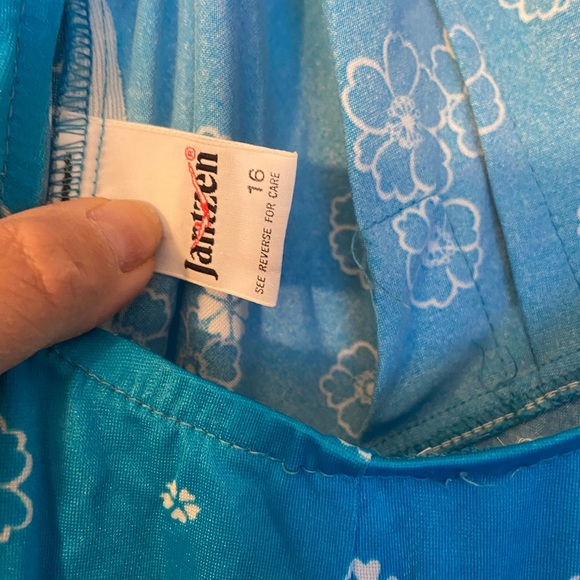 Vintage Jantzen Skirted bathing suit - Picture 3 of 8